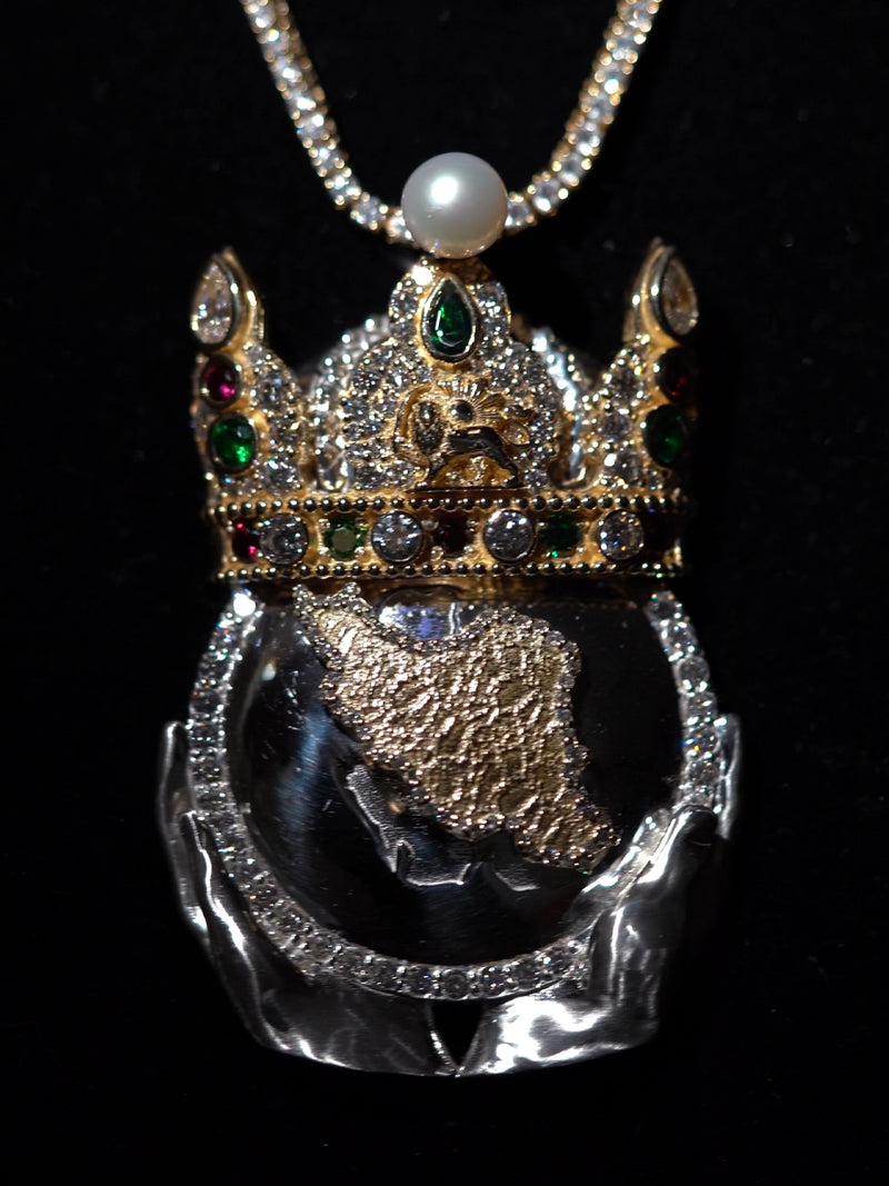 Crown pendant